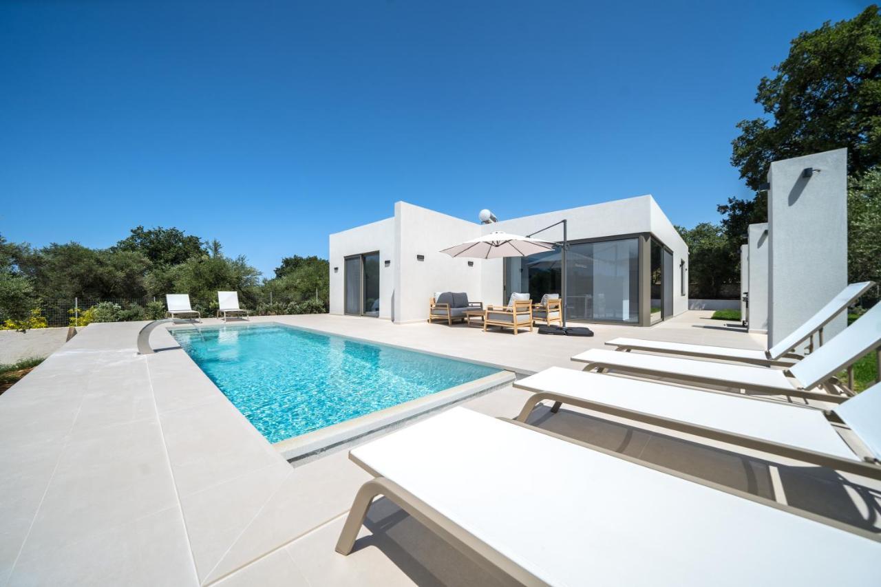 Villa Vivian Heated Private Swimming Pool & Jacuzzi Georgioupoli Exterior foto